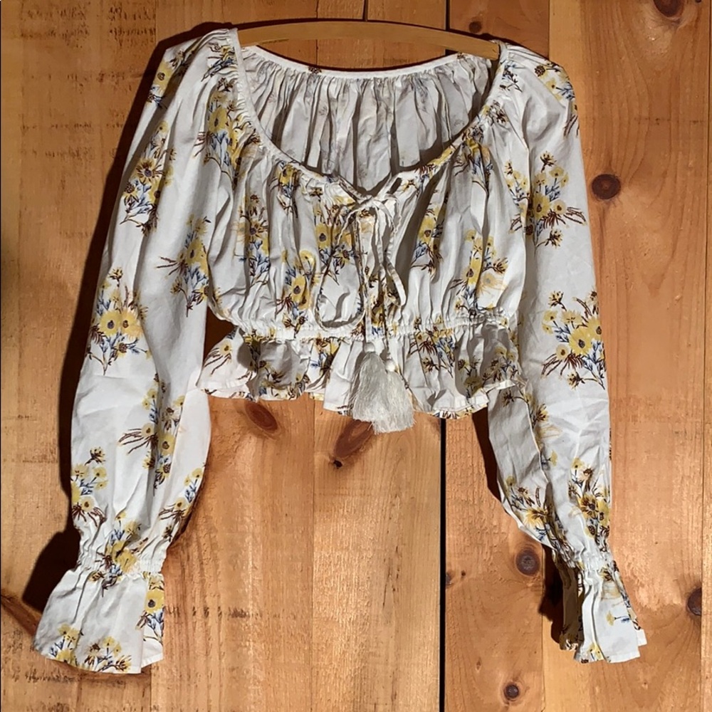 Cropped long sleeve top